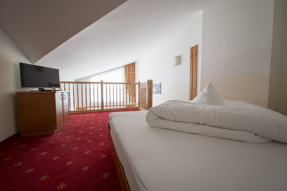Duplex Suite with Balcony photo 2