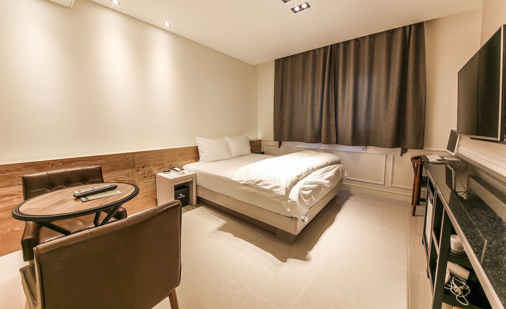 Standard Double Room, 1 Queen Bed, City View - Photo 1