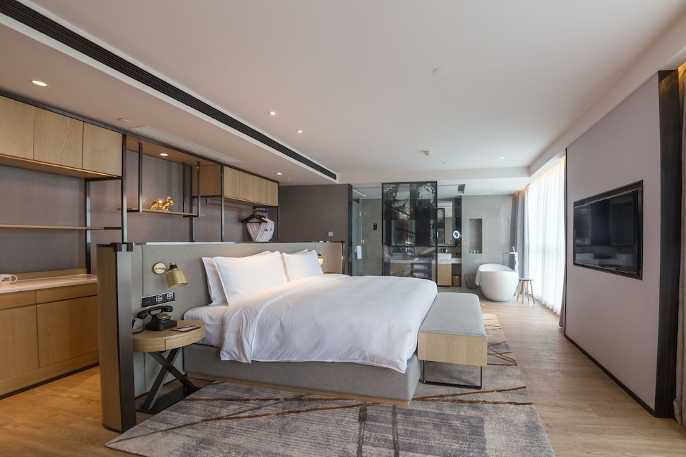 Standard Suite