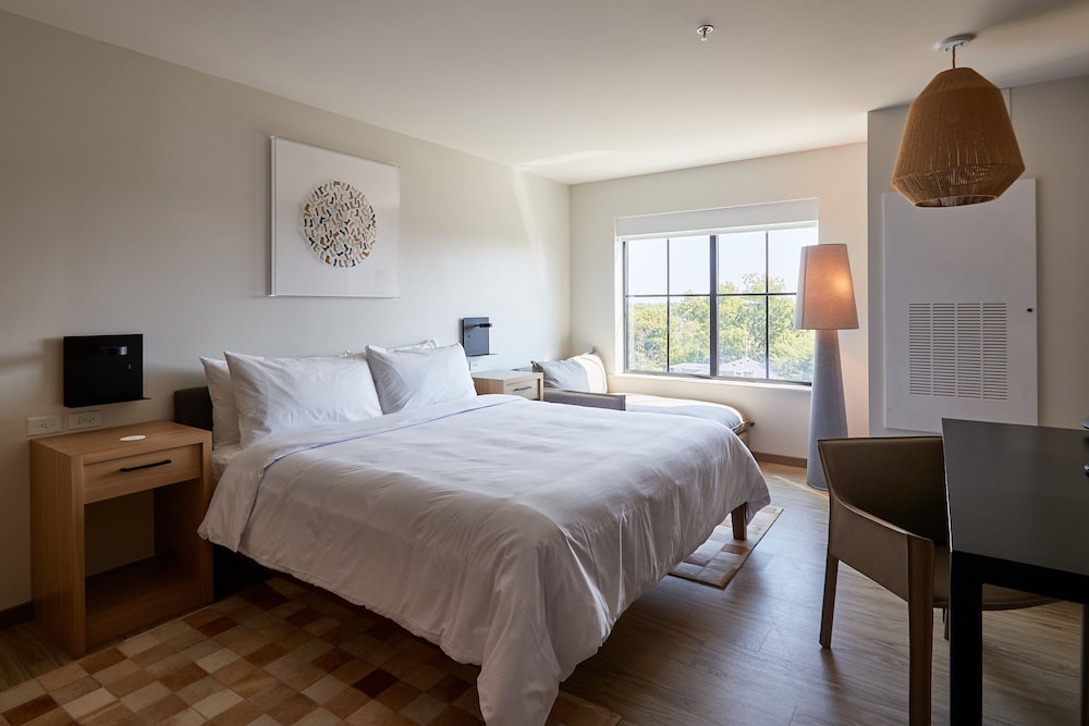 Room, 1 King Bed (Hearing Accessible)