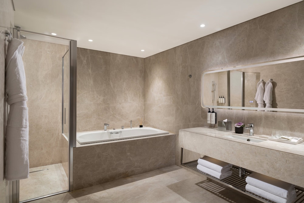 Suite, 1 King Bed (Bosphorus Bridge View) thumbnail 5