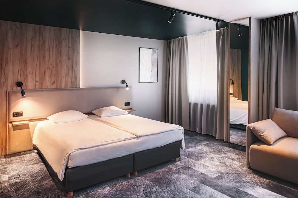 Superior Room, 1 Queen Bed photo 3