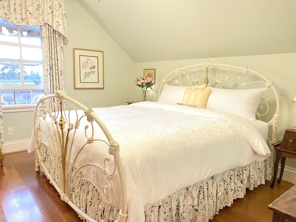 Cinderella Room, 1st Floor (Stair Access Only) photo 1