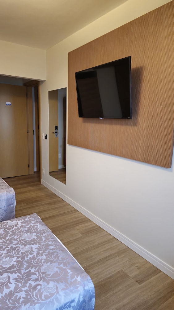 Luxury Twin Room, City View photo 2