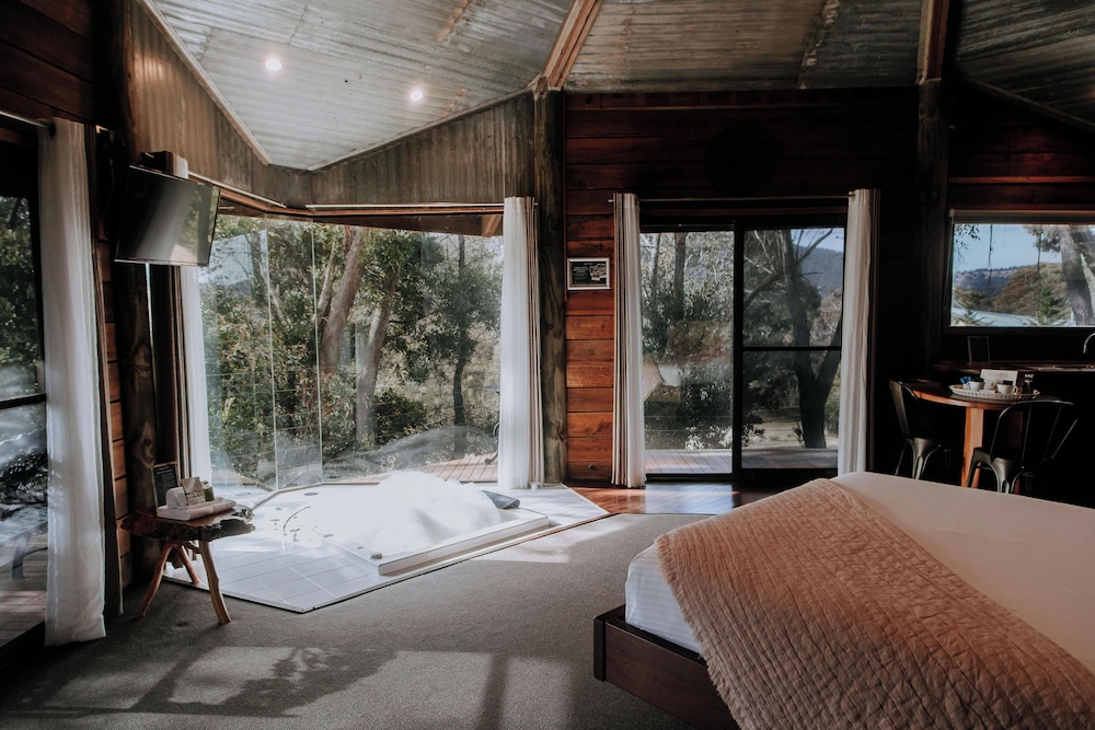 Signature Cabin