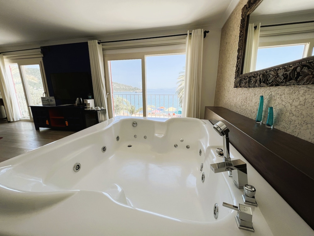 Exclusive Suite photo 2