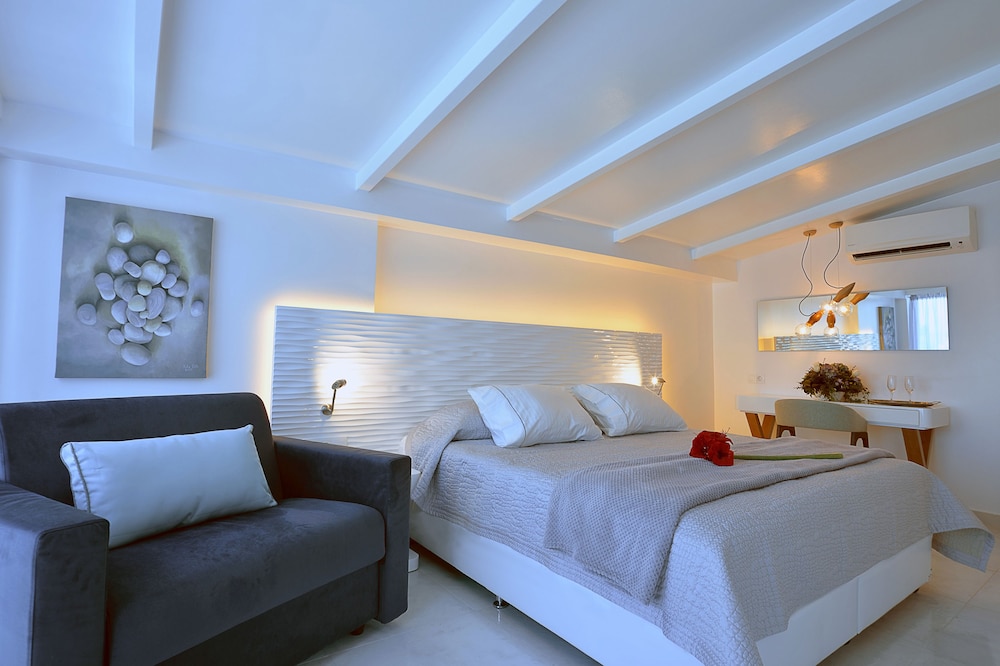 Design Room, 1 Queen Bed, Non Smoking (Superior) photo 2
