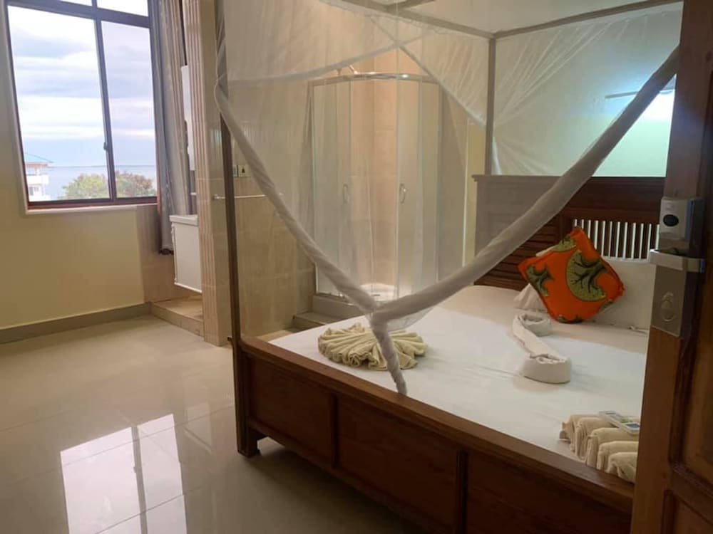 Economy Double Room, 1 King Bed, Terrace