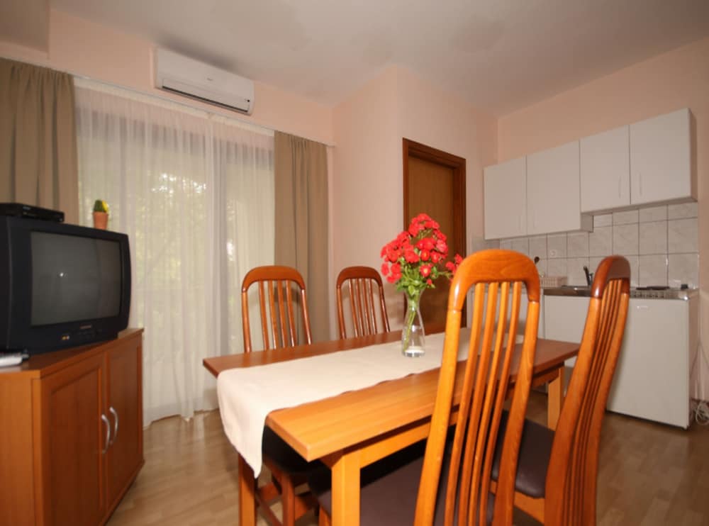 Apartment, 1 Bedroom, Garden View photo 3