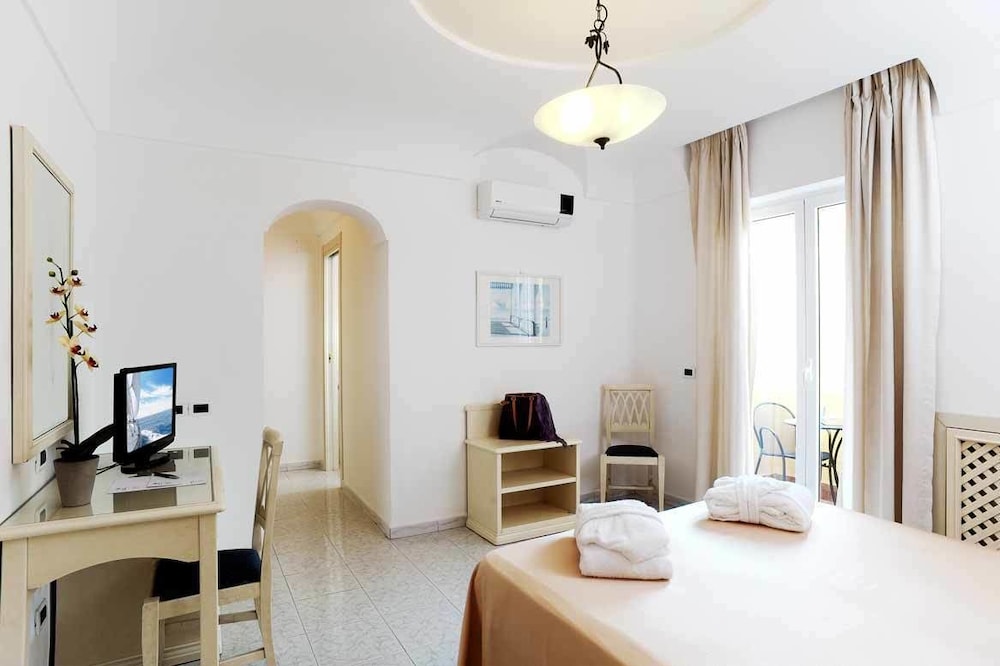 Classic Double Room - Photo 4