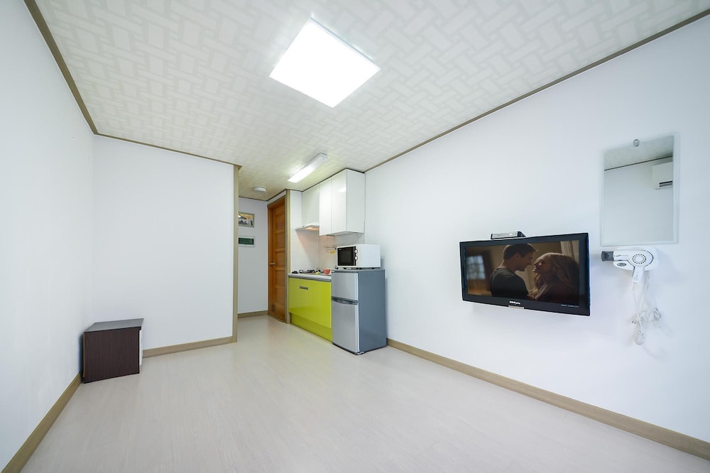 Basic Room, 2 Bedrooms (B-Packta Merak) photo 3