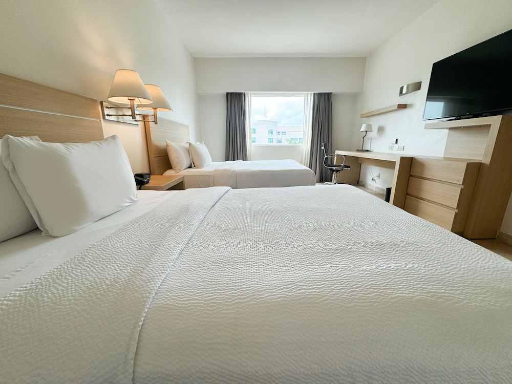Room, 2 Twin Beds - Photo 3