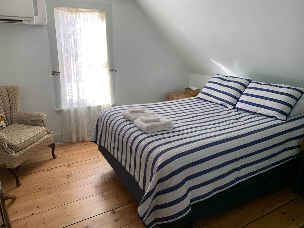 Family Room, Multiple Beds photo 1