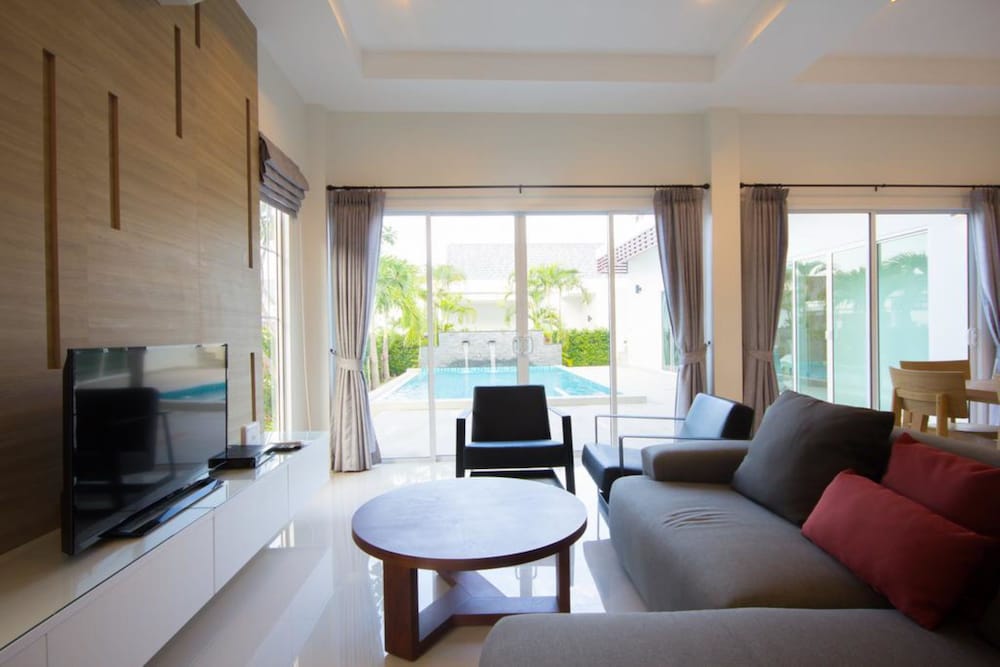 3-Bedroom Villa with Private Pool photo 1