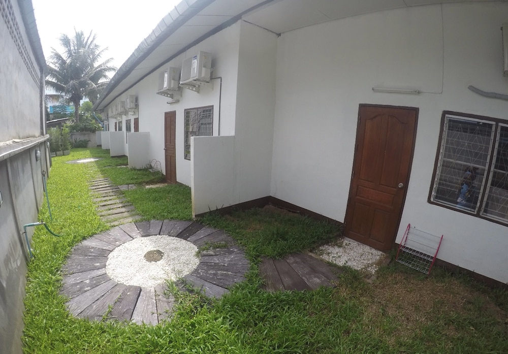 4 Beds Female Dormitory (C Zone) photo 2
