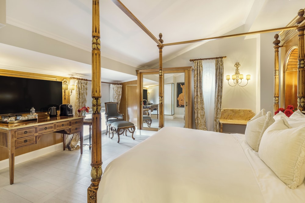 Deluxe Room, City View