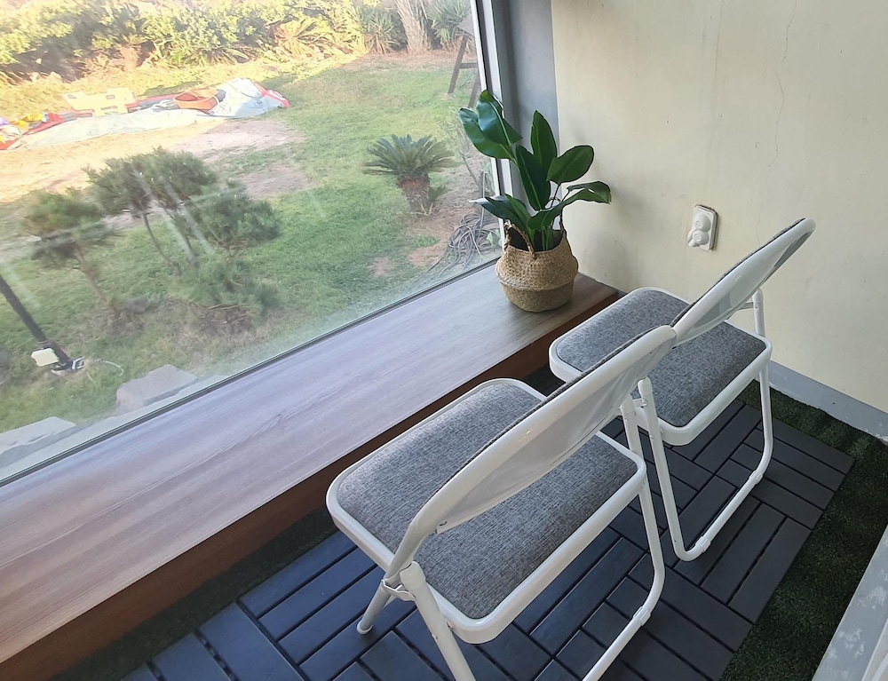 Basic Room, 1 Bedroom (Dandy Room 202 (Ocean View/Spa)) - Photo 9
