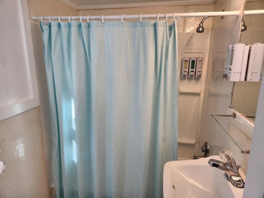 Standard Single Room, 1 King Bed - Photo 3