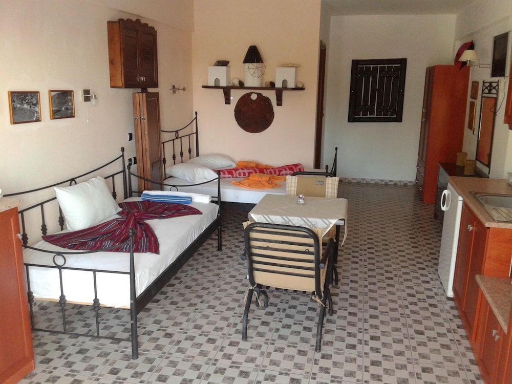 Standard Triple Room, Sea View photo 2