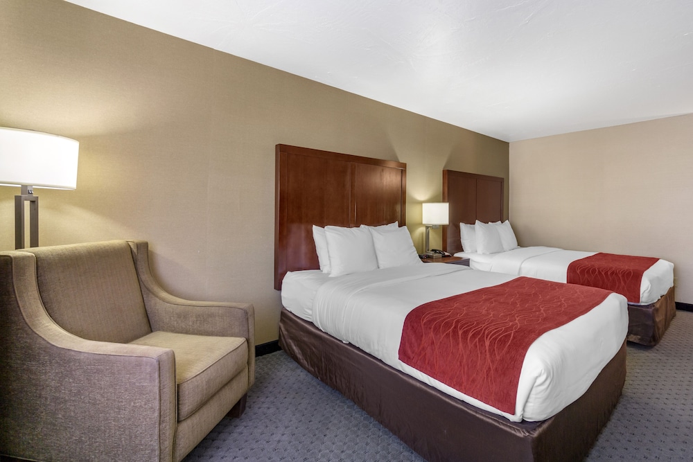 Standard Room, 2 Queen Beds - Photo 3