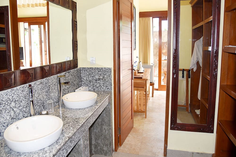 Villa, 2 Bedrooms, Private Pool, Poolside - Photo 12