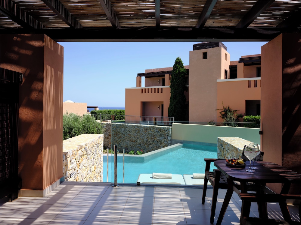 Twin / Double Room Swim Up Inland View