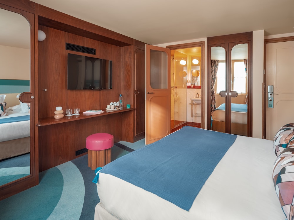 Superior Double or Twin Room photo 3