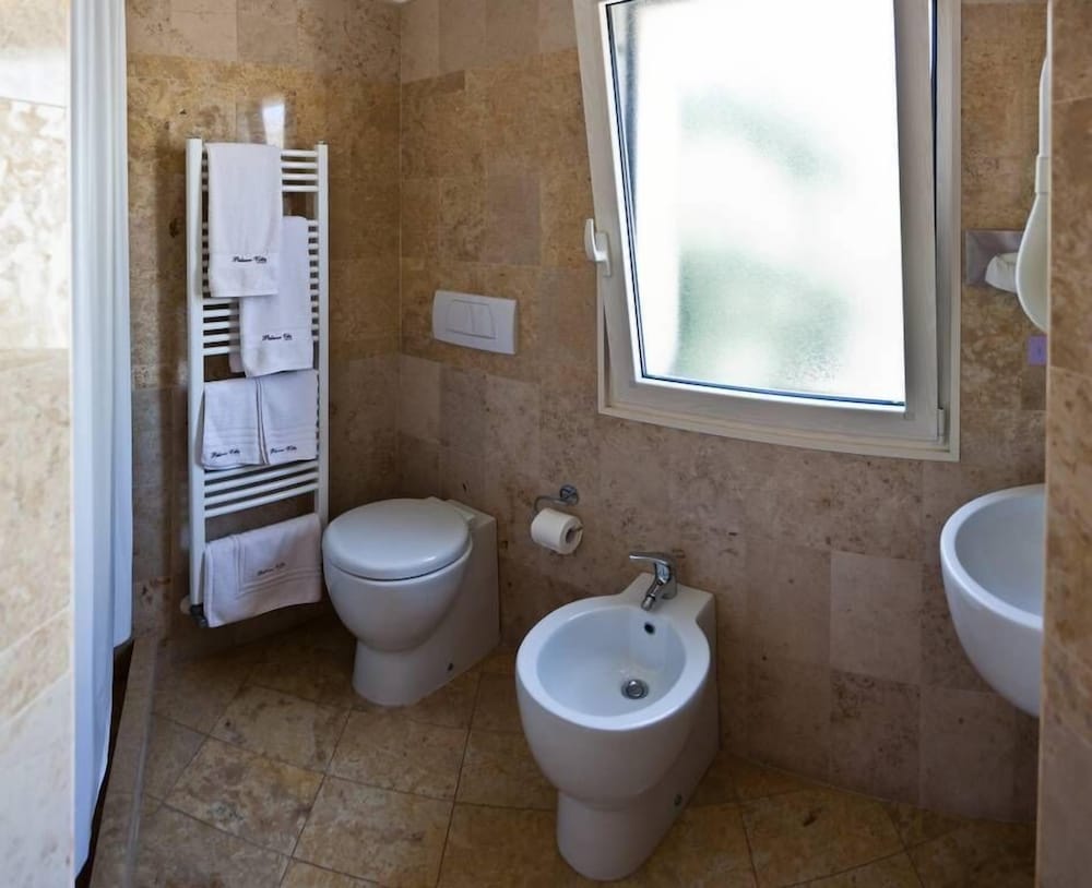 Standard Double Room Single Use photo 2