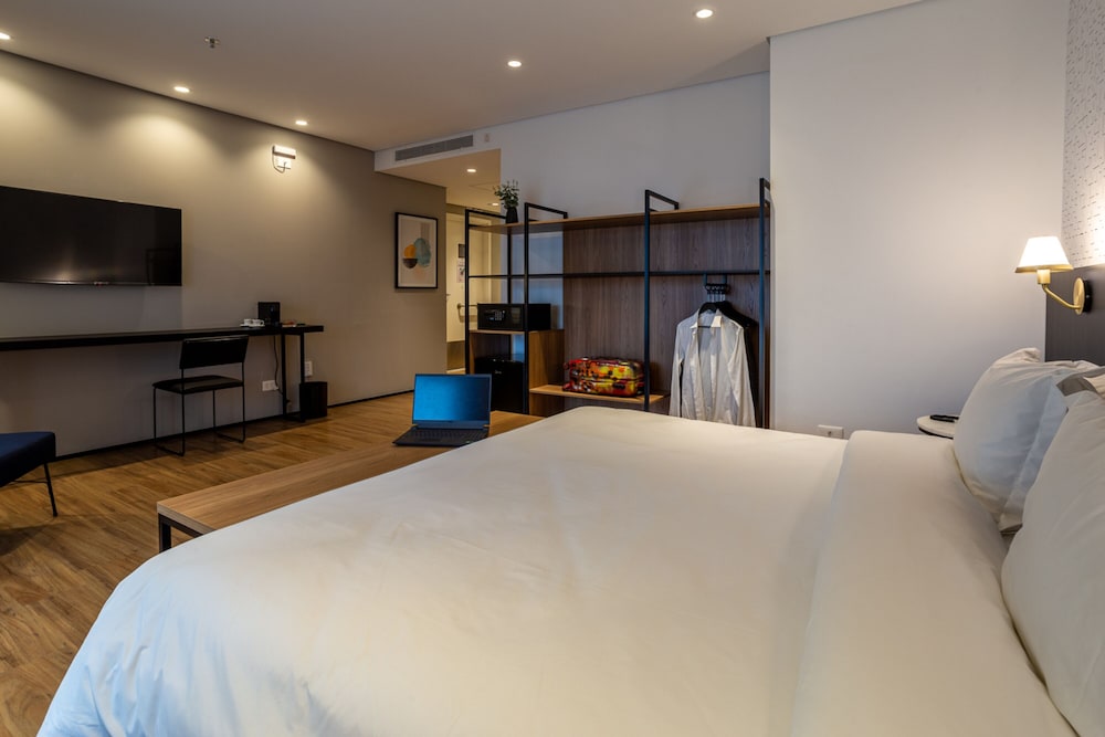 Premium PwD Disability Access - 1 King Bed - Photo 2