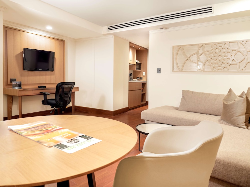 Junior Suite, 1 King Bed - Photo 12