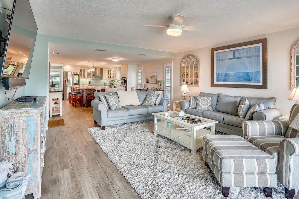 Suite, 1 Bedroom (Mobility/Hearing Accessible, Tub) thumbnail 6