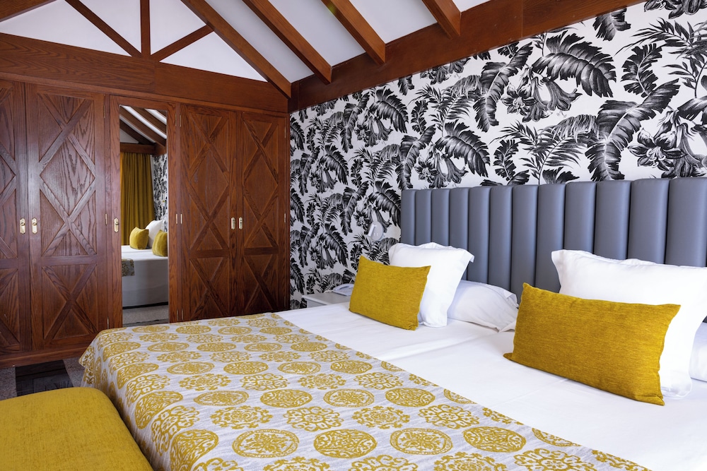 Suite, Sea View thumbnail 5