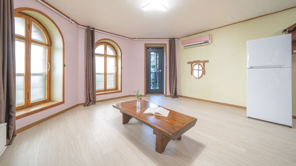 Basic Room, 1 Bedroom (B203(Family room))
