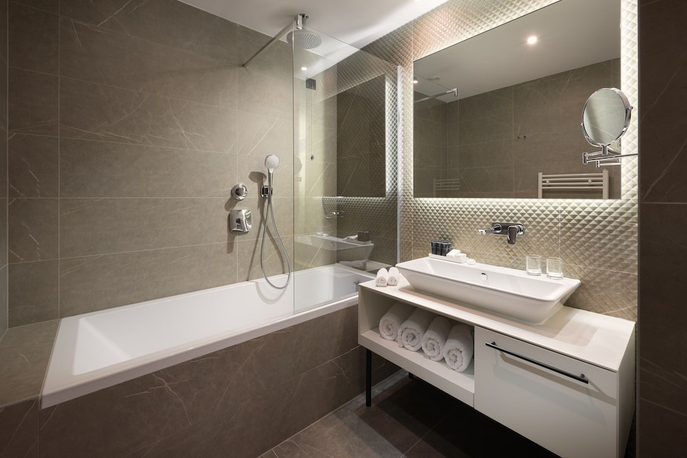 Premium Suite - Photo 7