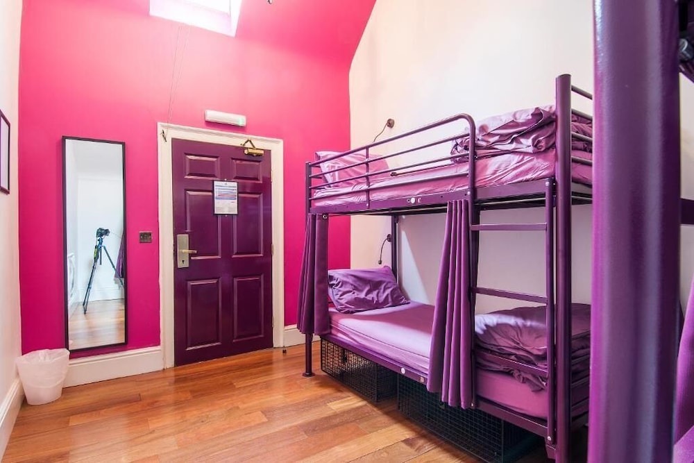 6-Bed Private Room Ensuite - Photo 3
