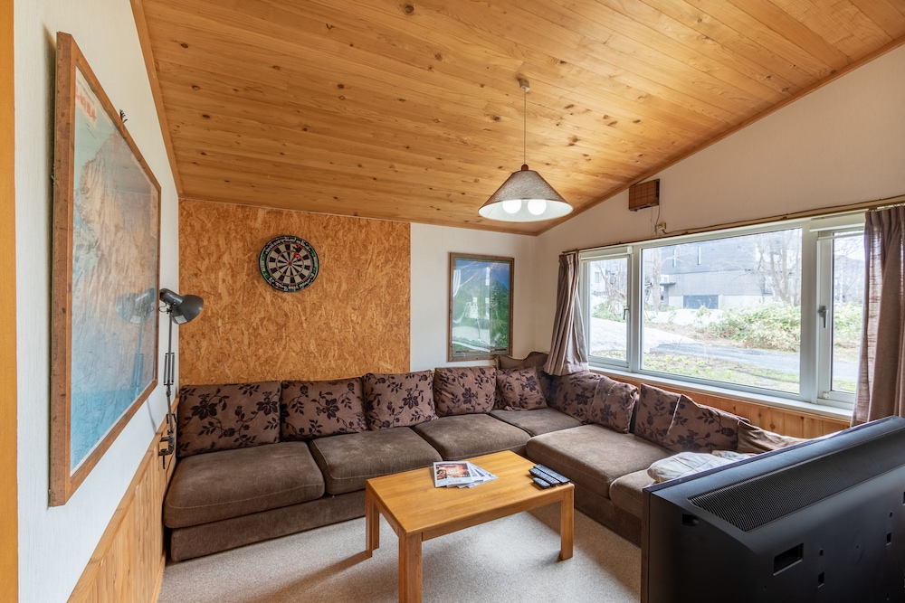 Basic Cottage photo 2