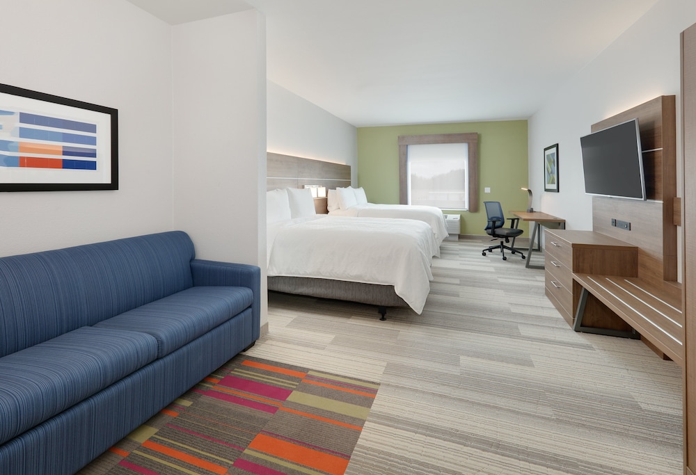 Suite, 2 Queen Beds, Accessible Bathtub (Communications)