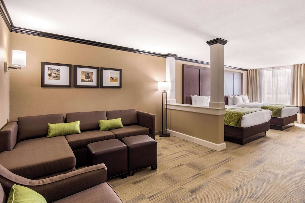 Suite, Multiple Beds, Non Smoking photo 1