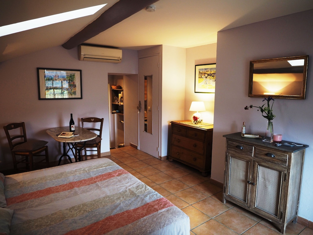 Deluxe Studio, 1 Queen Bed, Terrace, Vineyard View photo 1