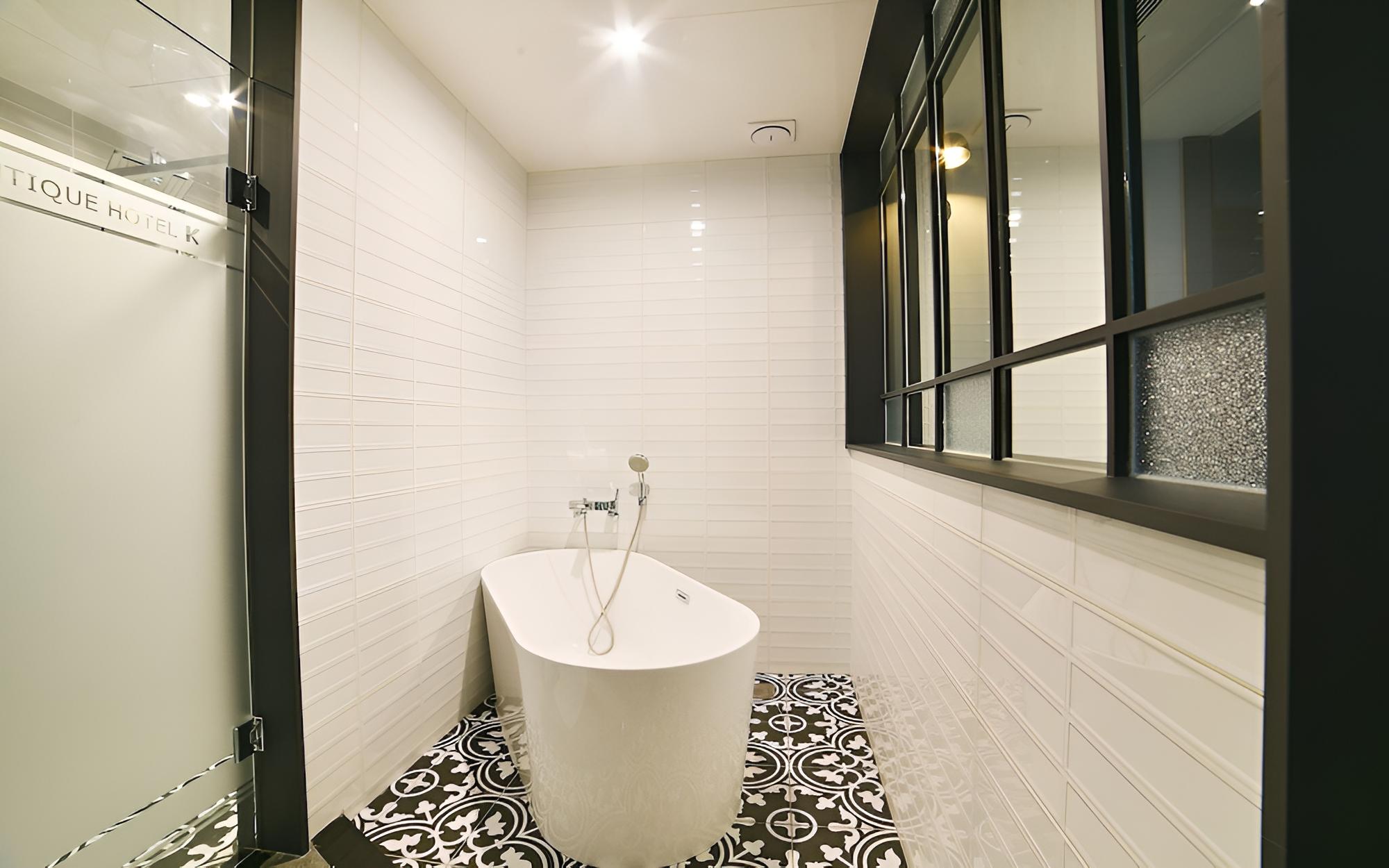 Room (VIP (Jet Spa)) - Photo 16