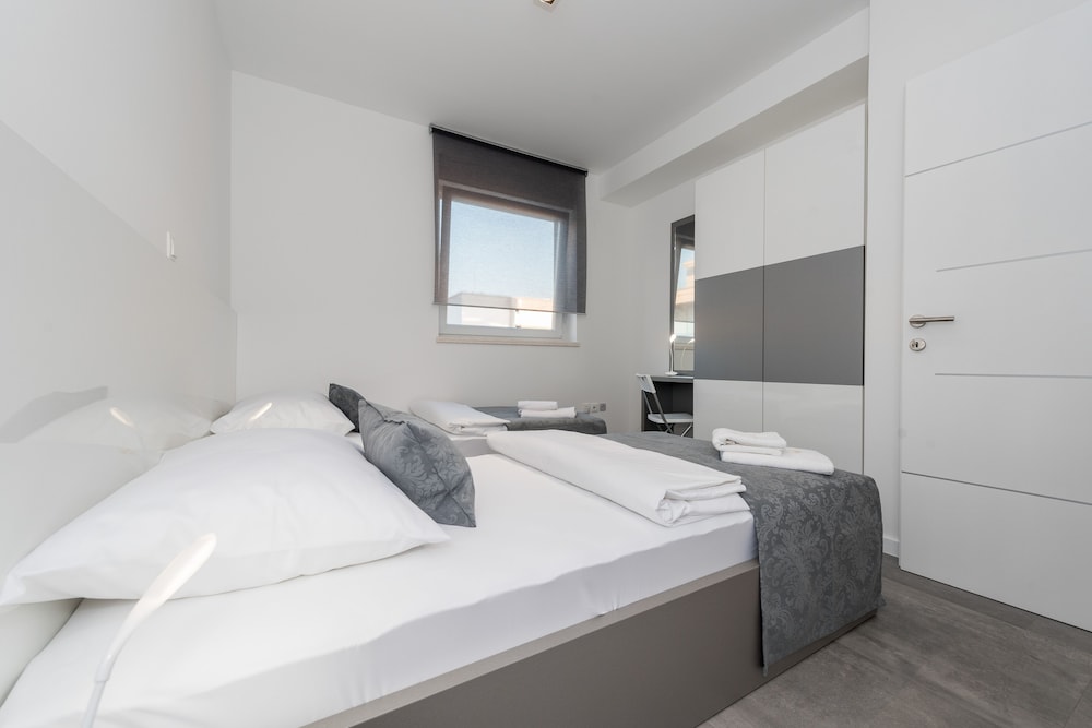 Luxury Apartment, 2 Bedrooms, Sea View photo 2