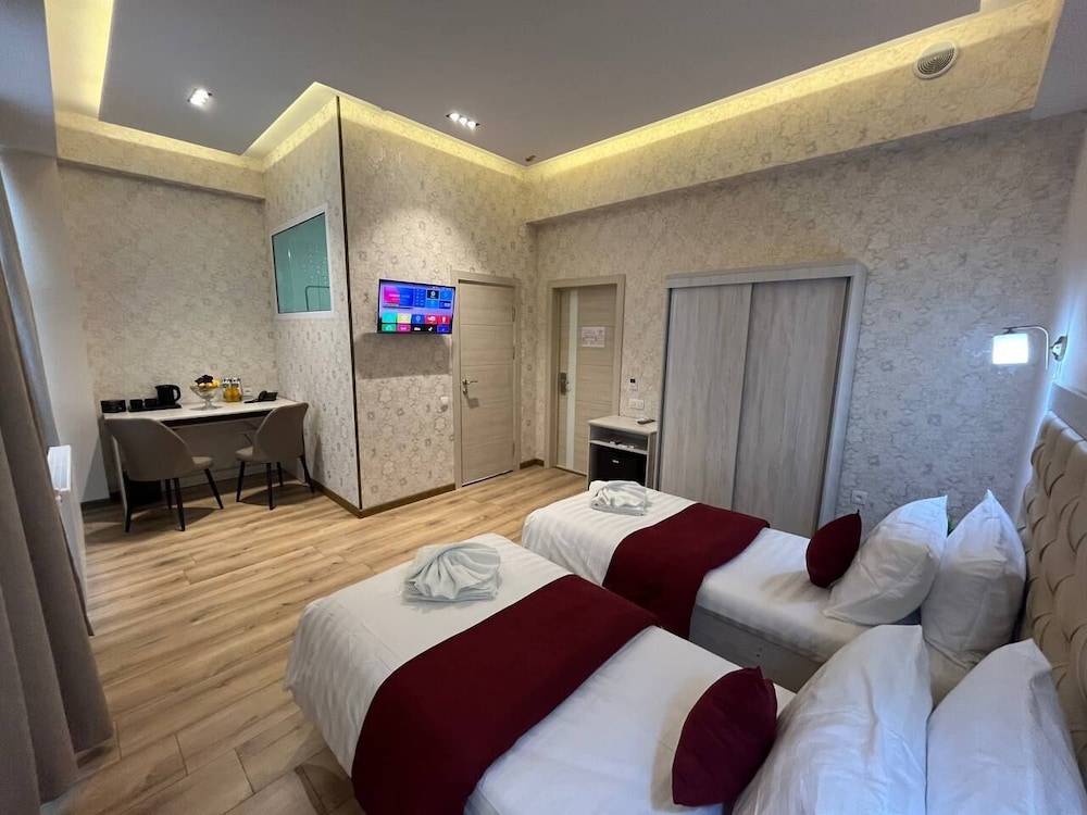 Deluxe Double Room, City View