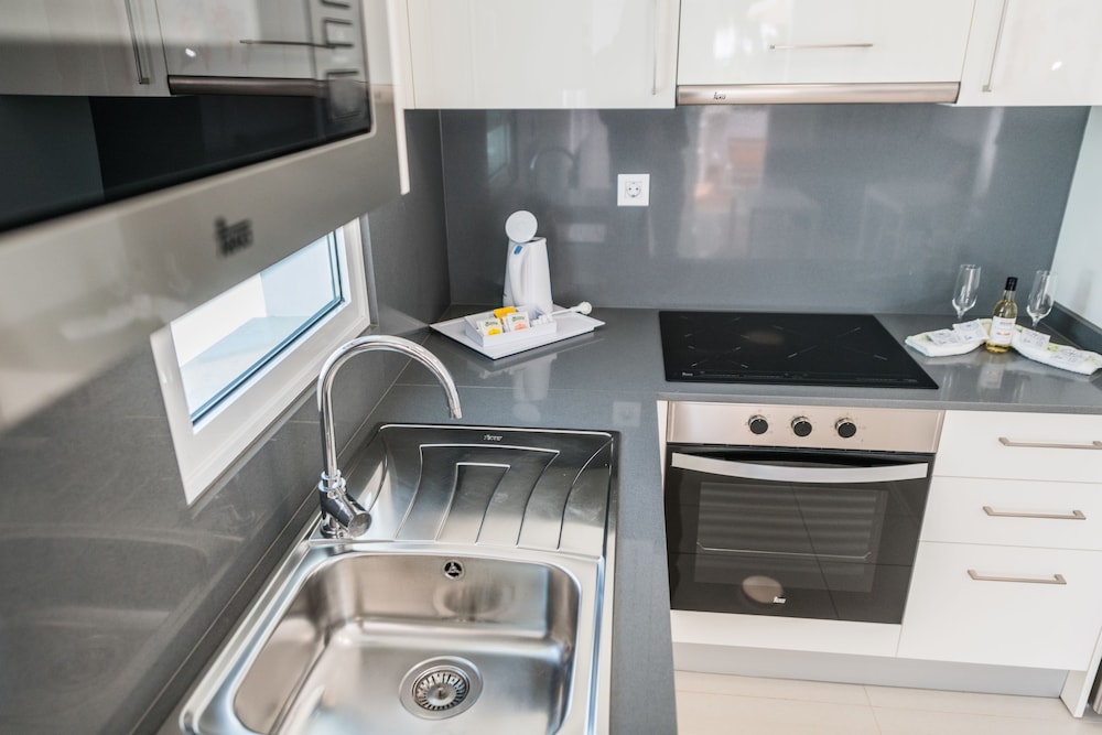 Deluxe Apartment, 2 Bedrooms, Sea View photo 3