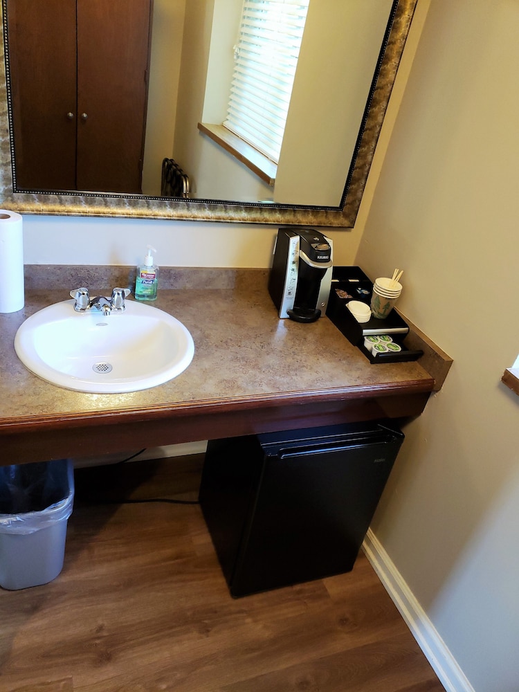 Deluxe Double Room, 2 Double Beds ( No Pets) photo 2