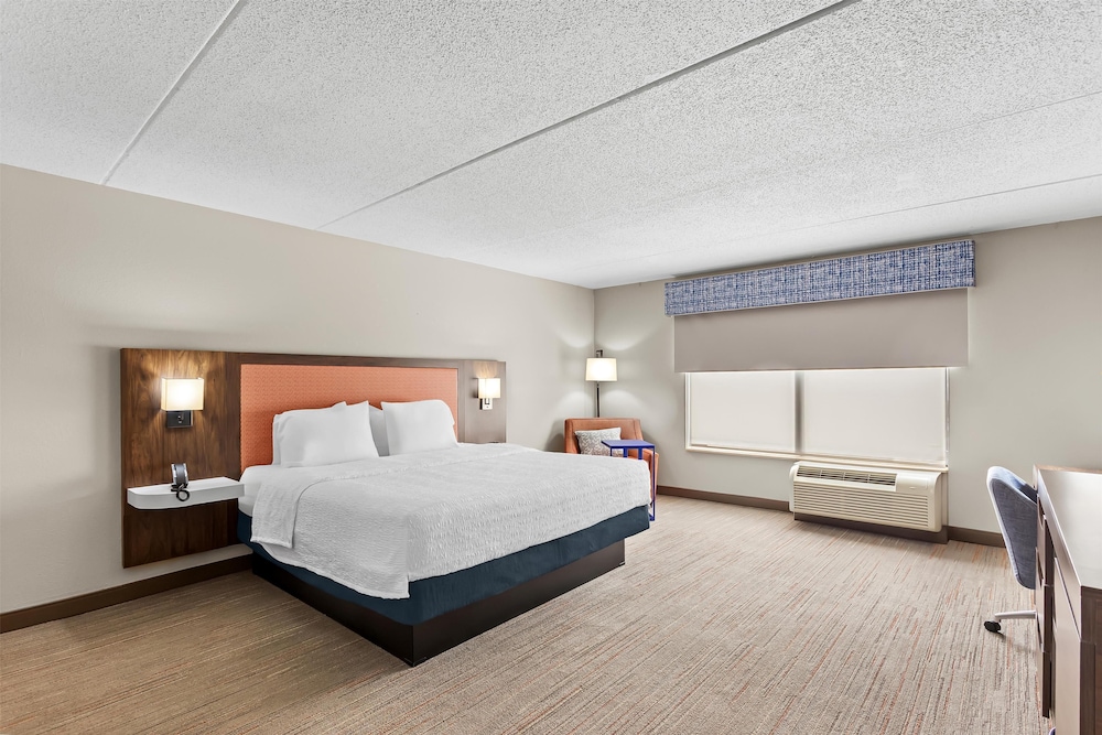 Room, 1 King Bed, Accessible, Non Smoking - Photo 2