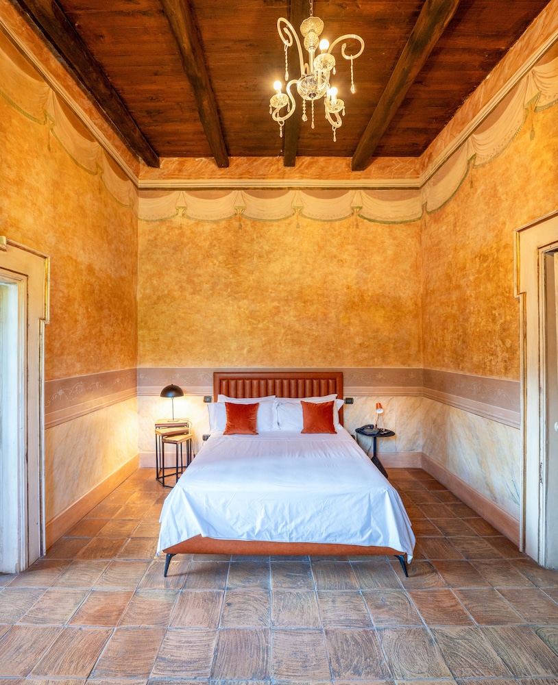 Royal Suite photo 1