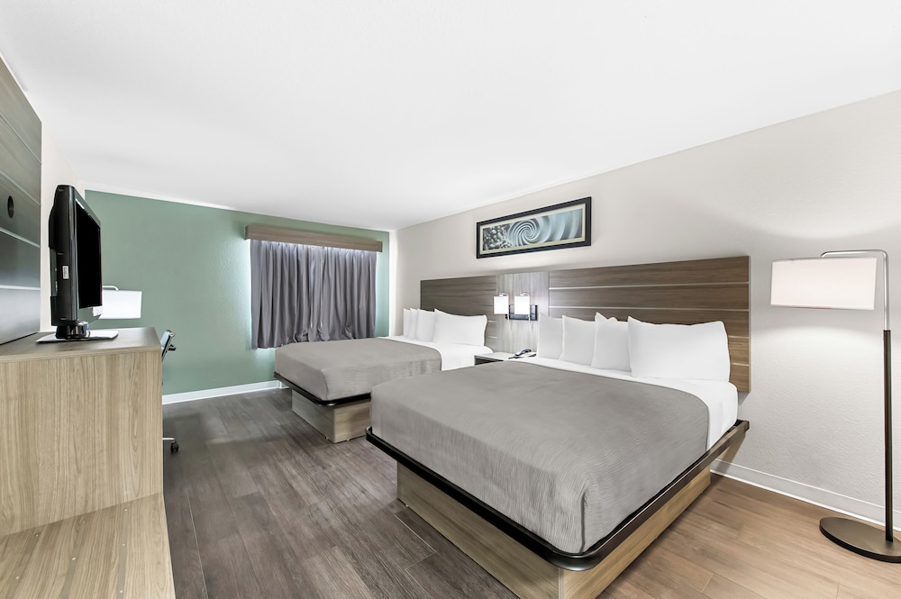 Standard Room, 2 Queen Beds, Non Smoking - Photo 2