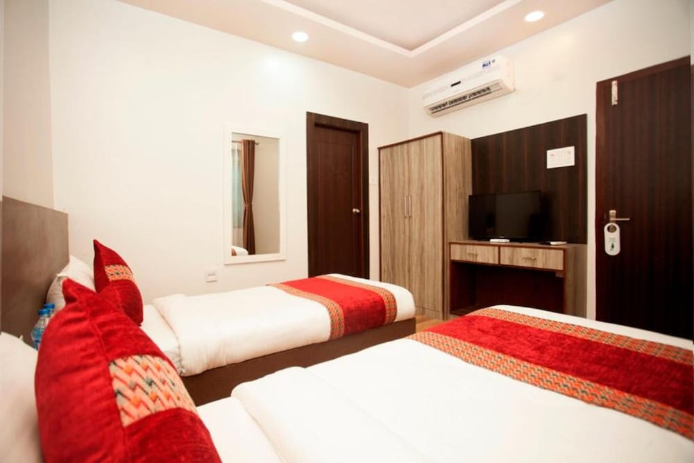 Deluxe Room - Photo 11