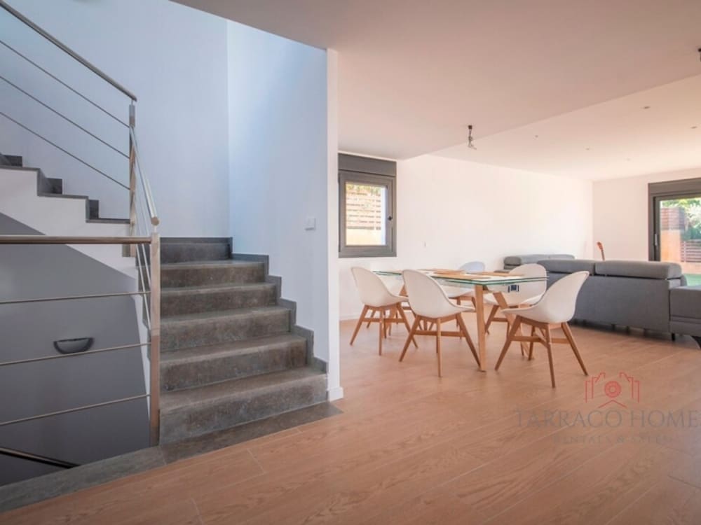 Villa photo 2