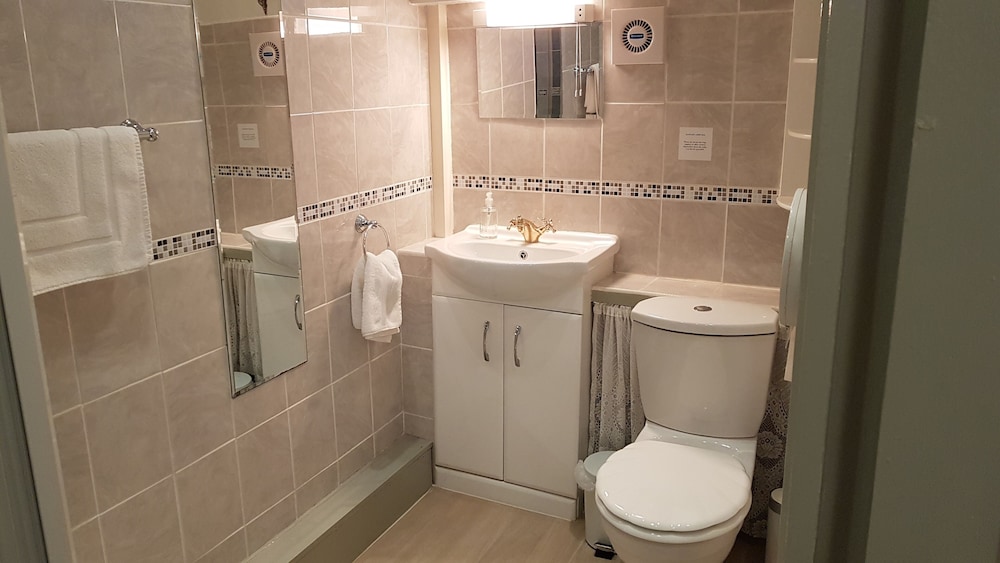 Double Room, Private Bathroom - Photo 3